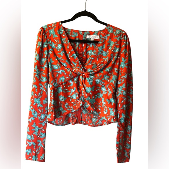 NWT Love, Whit by Whitney Port Red Floral Crop Top Women's Size Small (17” P2P) - Picture 3 of 11